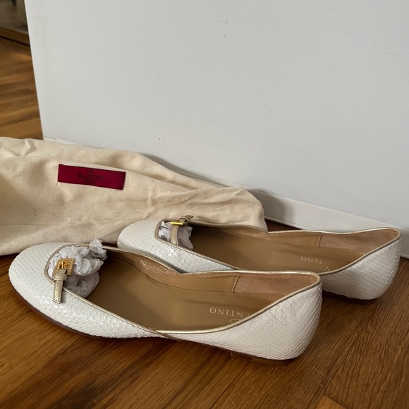 NEW Valentino Garavani Python White Leather Gold Lined Ballet Flats Sz 40 - Picture 3 of 5
